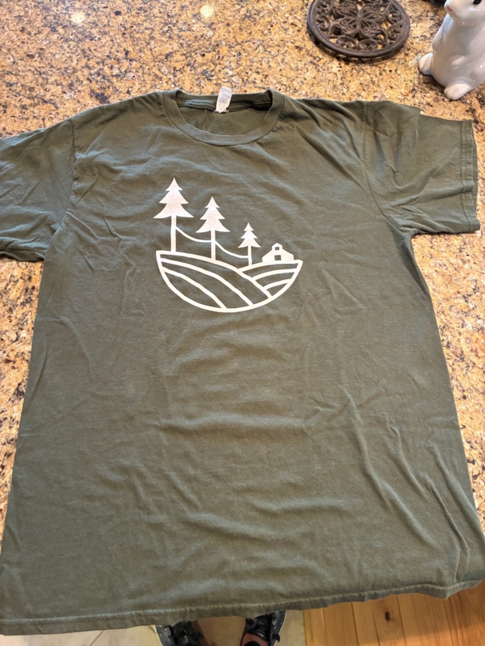 Men's Olive Green Graphic Crewneck T-Shirt - Outdoor Tree Design